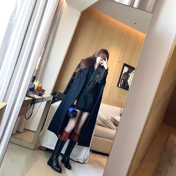 Premium Velvet-Trimmed Double-Breasted Blazer | Amber Buckle, Elegant Sheen - Picture 3 of 12